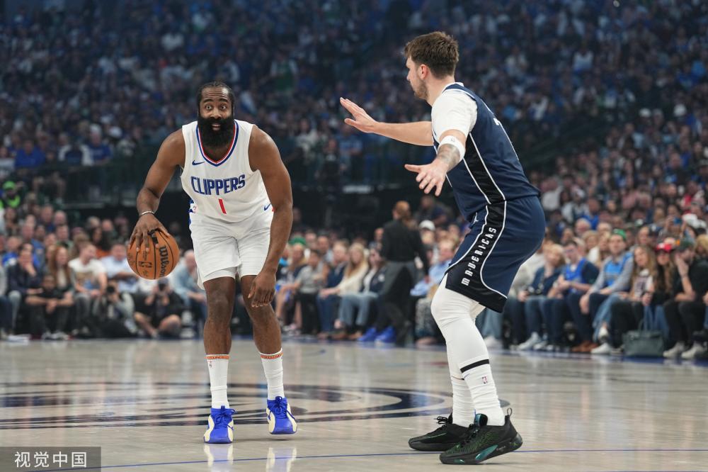 这位年轻选 这位年轻选