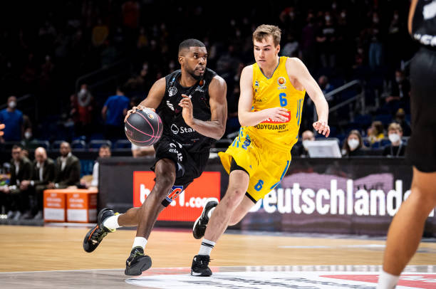 更加精彩纷 更加精彩纷